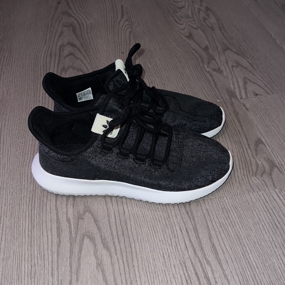 Brand new adidas shoes . Never worn! - Picture 3 of 3